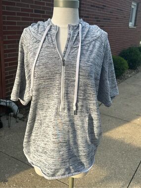 Athleta Blissful Half Zip Hoodie Heather Gray Short Sleeve Medium